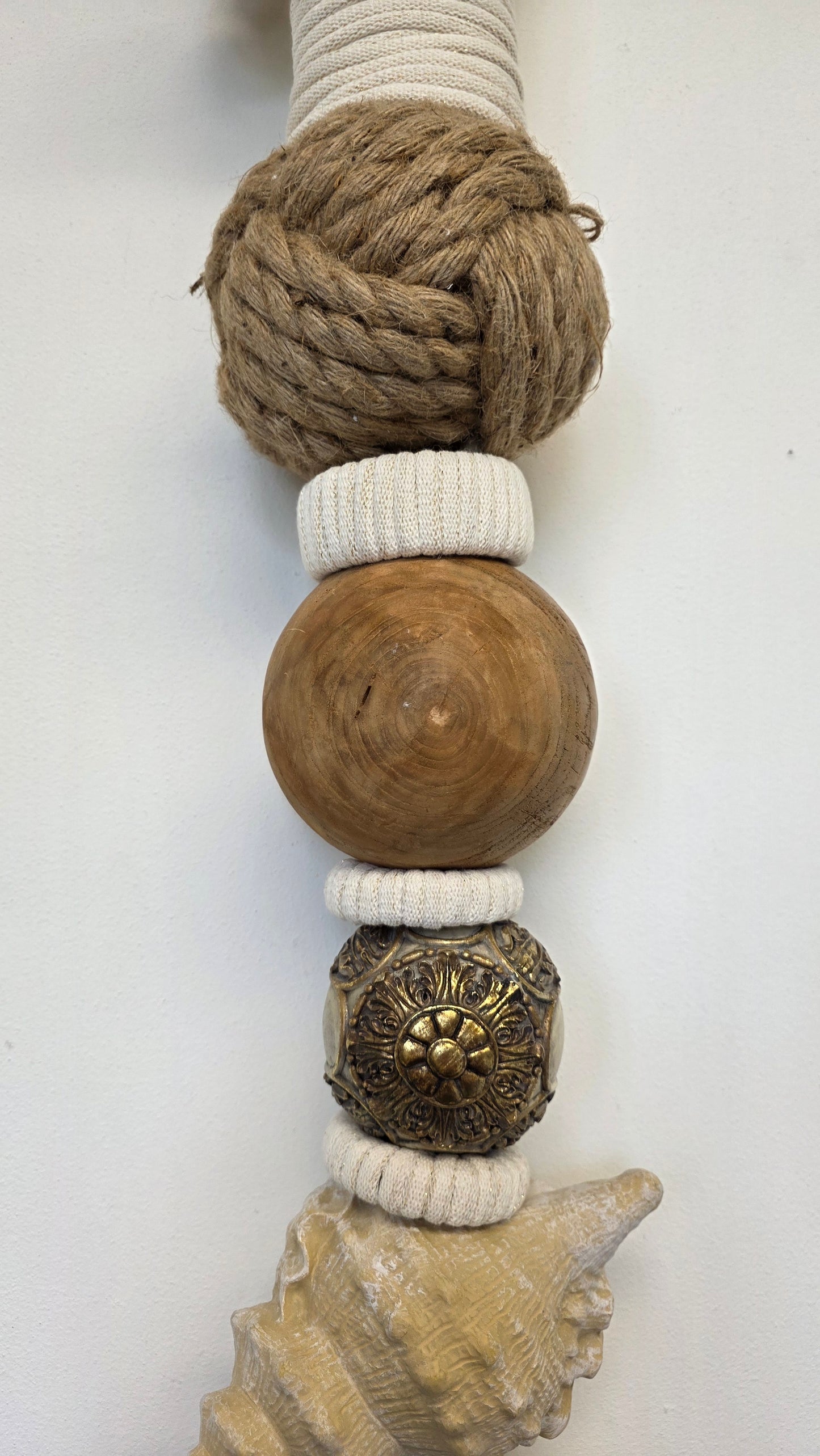 Table Tassel - Een verfijnd tafelsieraad waar kunst en interieur elkaar ontmoeten.