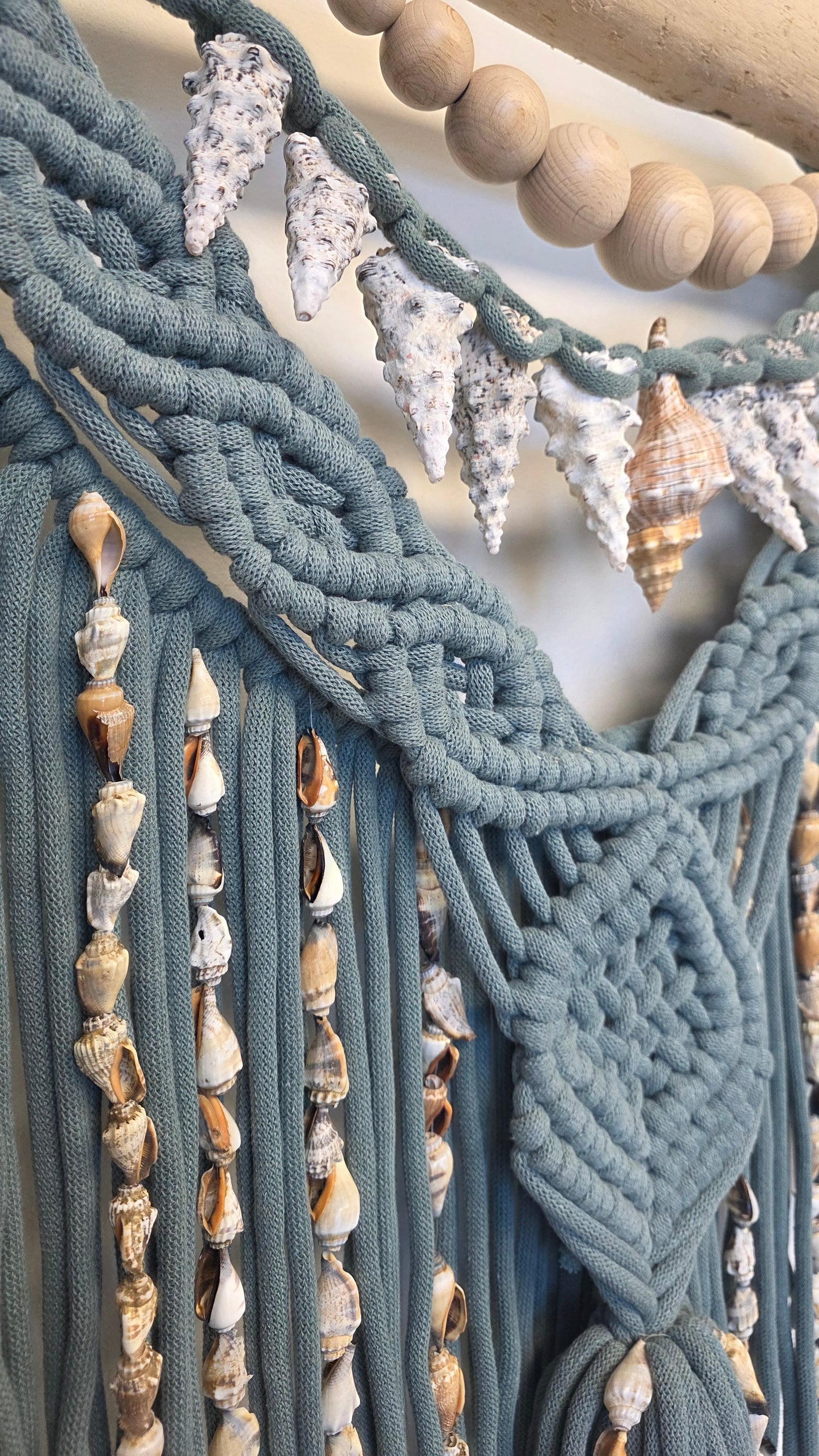 Laurel Signature Seashell